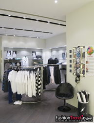 中国服装零售与批发行业 从图库洞察到市场新机遇