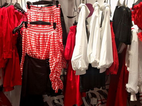 90后女孩开实体服装店半年，月入上万的秘诀 女装零售业突围指南